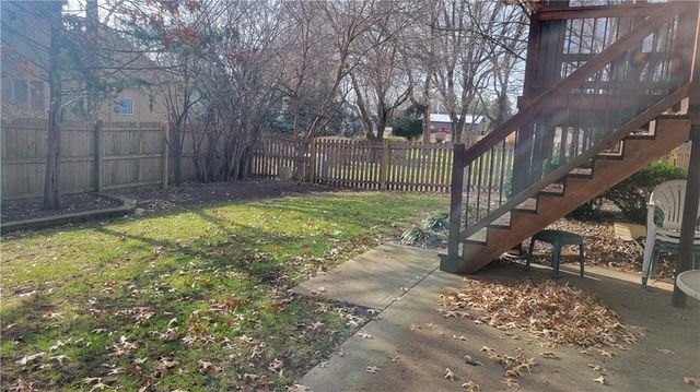 8431 W 156th Terrace, Overland Park, KS 66223