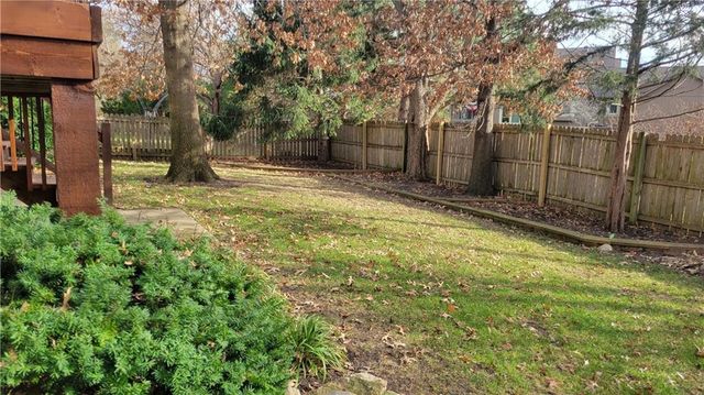 8431 W 156th Terrace, Overland Park, KS 66223