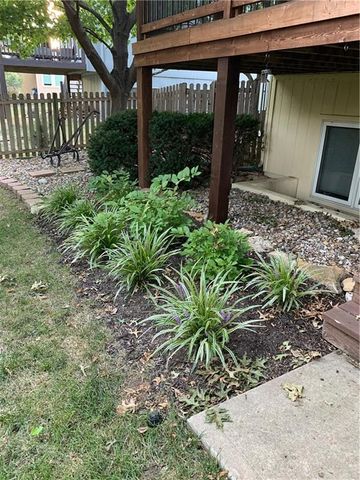 8431 W 156th Terrace, Overland Park, KS 66223