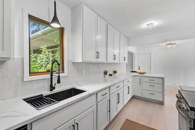 3662 Robin Lane, Minnetonka, MN 55305