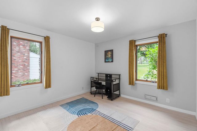 3662 Robin Lane, Minnetonka, MN 55305