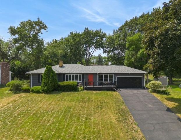 3662 Robin Lane, Minnetonka, MN 55305