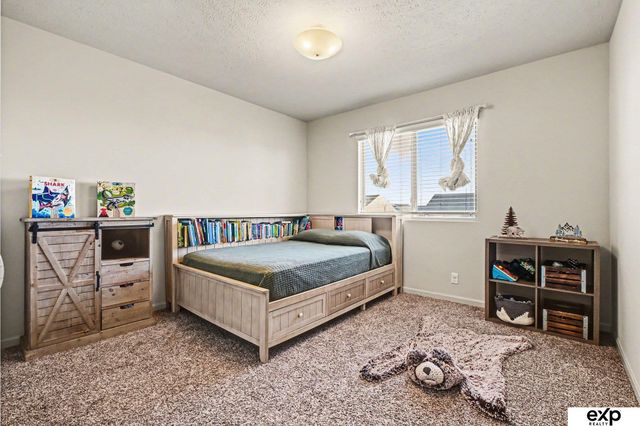 8707 S 68th Street, Papillion, NE 68133