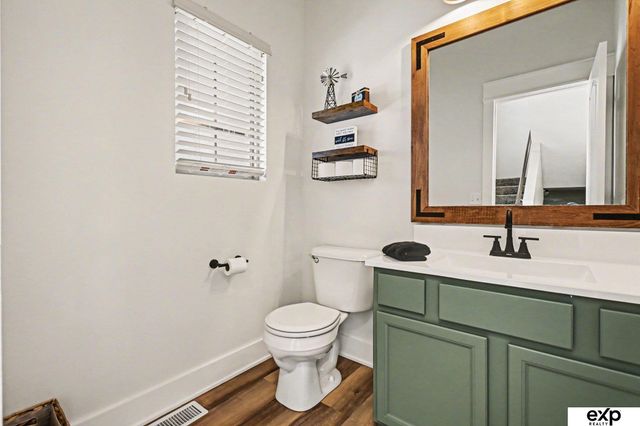 8707 S 68th Street, Papillion, NE 68133