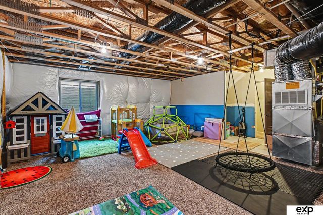 8707 S 68th Street, Papillion, NE 68133