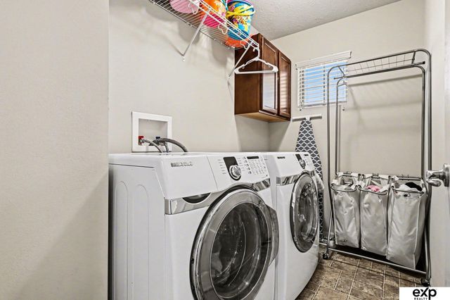 8707 S 68th Street, Papillion, NE 68133