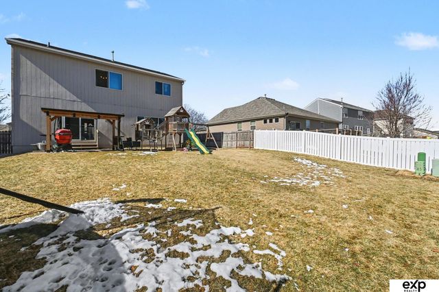8707 S 68th Street, Papillion, NE 68133