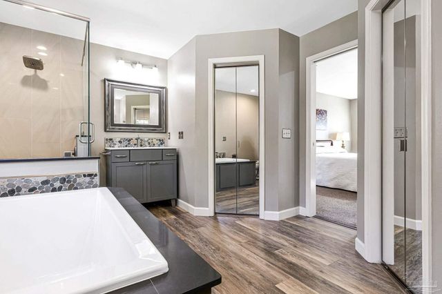 5144 Soundside Dr, Gulf Breeze, FL 32563