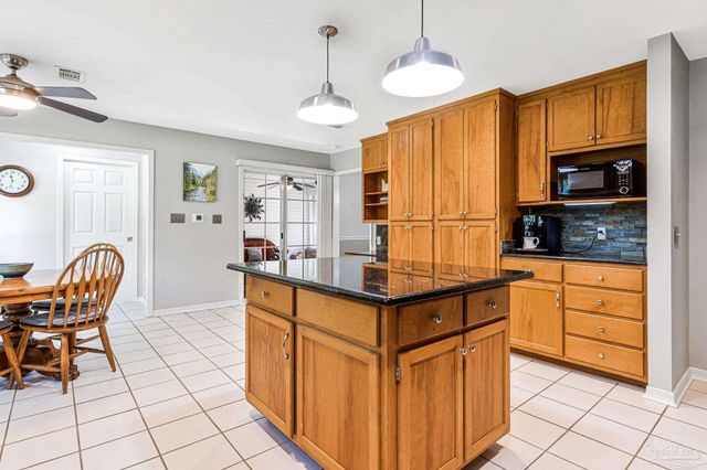 5144 Soundside Dr, Gulf Breeze, FL 32563