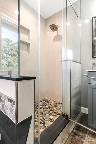 5144 Soundside Dr, Gulf Breeze, FL 32563