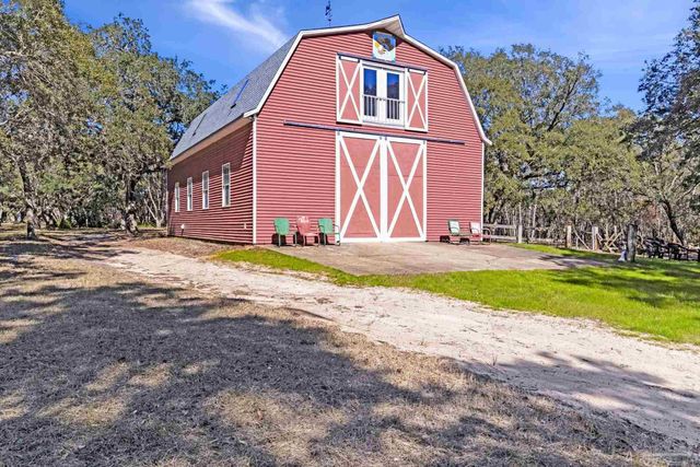 5144 Soundside Dr, Gulf Breeze, FL 32563