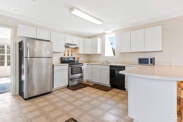 5144 Soundside Dr, Gulf Breeze, FL 32563