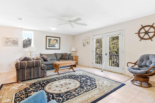 5144 Soundside Dr, Gulf Breeze, FL 32563