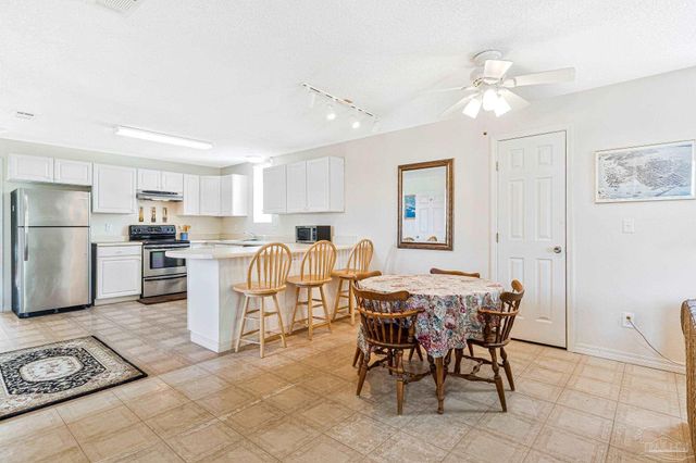 5144 Soundside Dr, Gulf Breeze, FL 32563