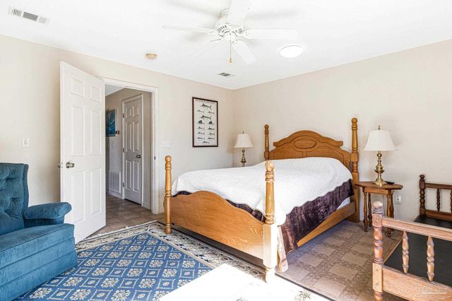 5144 Soundside Dr, Gulf Breeze, FL 32563