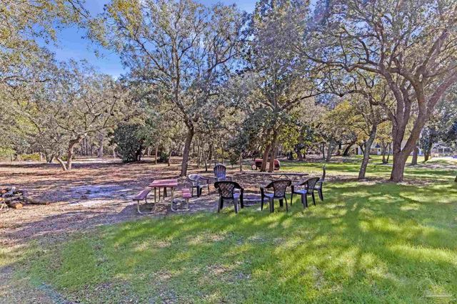 5144 Soundside Dr, Gulf Breeze, FL 32563