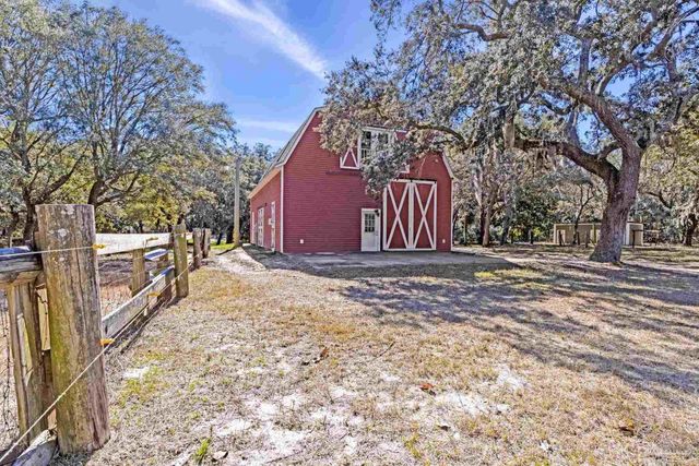 5144 Soundside Dr, Gulf Breeze, FL 32563