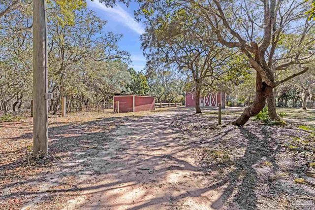 5144 Soundside Dr, Gulf Breeze, FL 32563