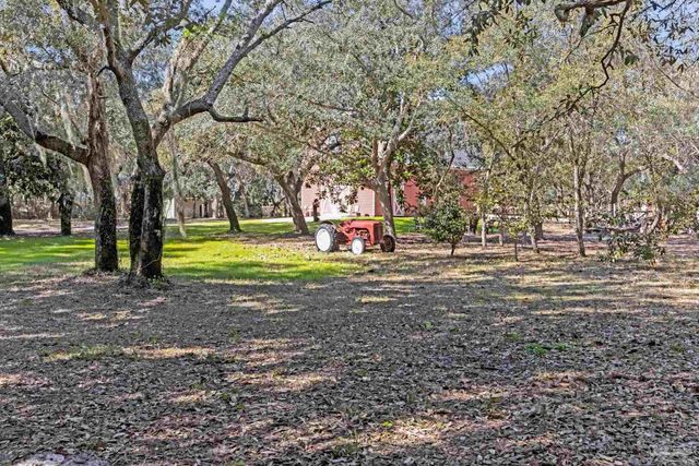 5144 Soundside Dr, Gulf Breeze, FL 32563