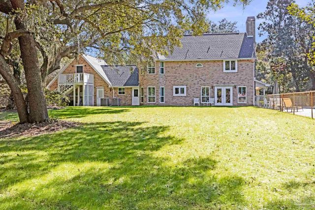 5144 Soundside Dr, Gulf Breeze, FL 32563