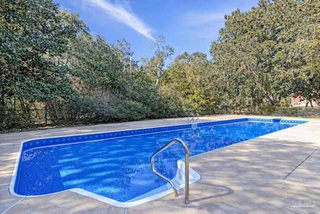 5144 Soundside Dr, Gulf Breeze, FL 32563