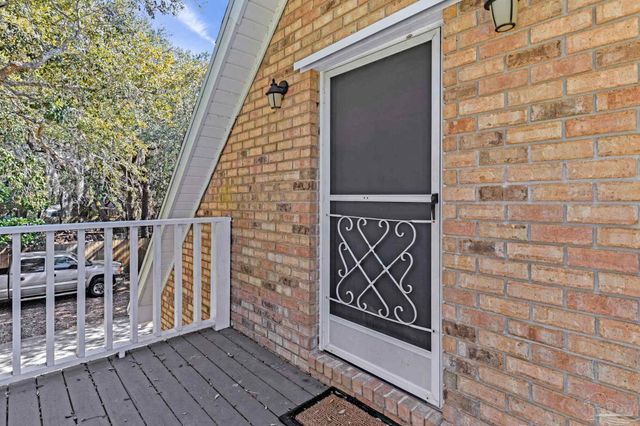 5144 Soundside Dr, Gulf Breeze, FL 32563