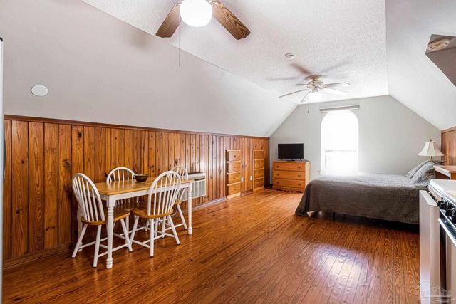 5144 Soundside Dr, Gulf Breeze, FL 32563