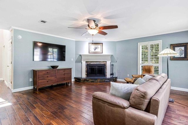 5144 Soundside Dr, Gulf Breeze, FL 32563