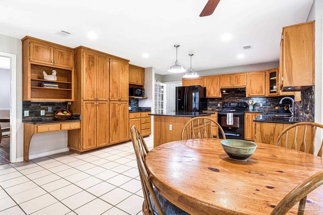 5144 Soundside Dr, Gulf Breeze, FL 32563