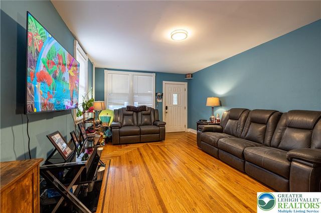 335 Mulberry Street, Catasauqua Boro, PA 18032