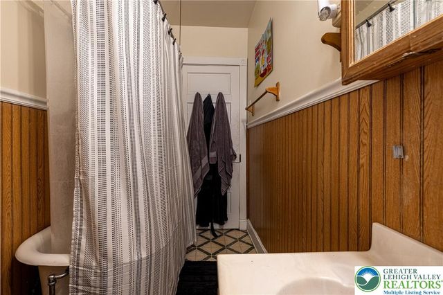 335 Mulberry Street, Catasauqua Boro, PA 18032