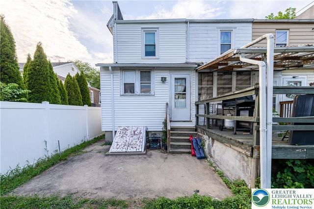335 Mulberry Street, Catasauqua Boro, PA 18032