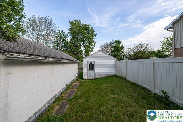 335 Mulberry Street, Catasauqua Boro, PA 18032