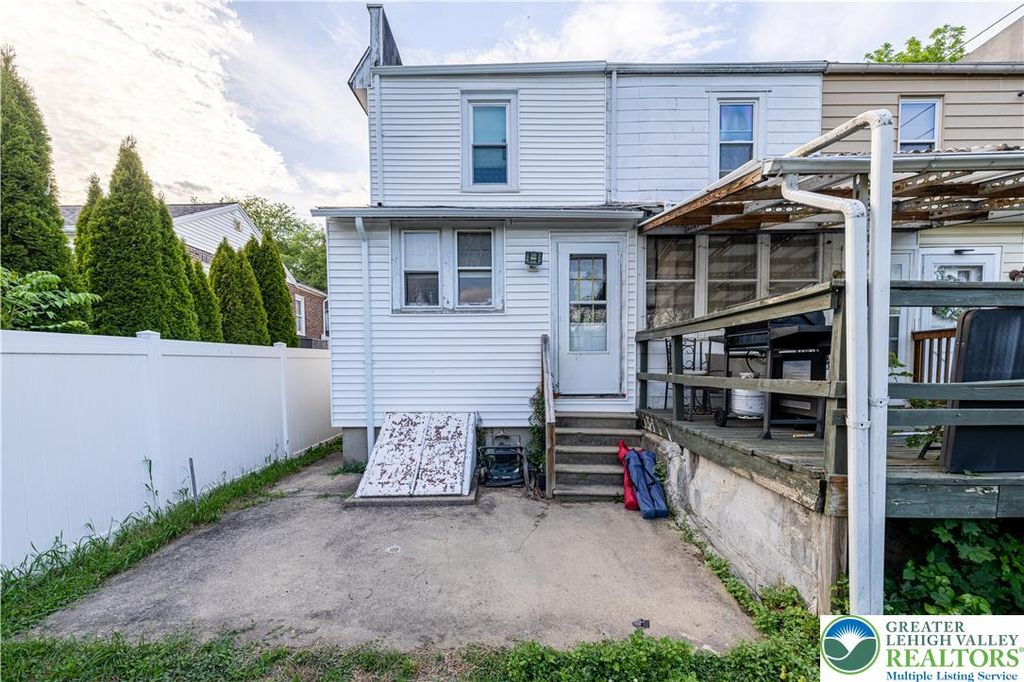335 Mulberry Street, Catasauqua Boro, PA 18032