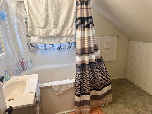 501 N Pine River Street, Ithaca, MI 48847