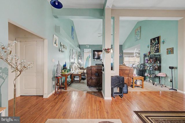 20 TOMASELLO DR, Millville, NJ 08332