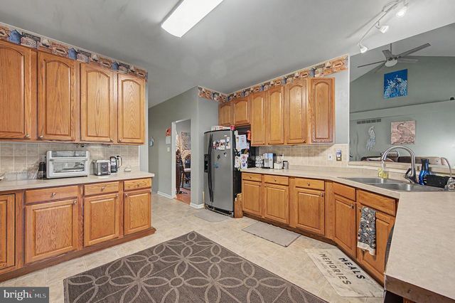 20 TOMASELLO DR, Millville, NJ 08332