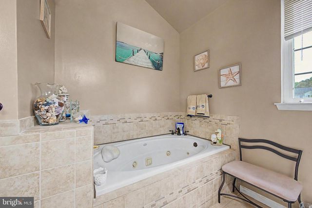 20 TOMASELLO DR, Millville, NJ 08332