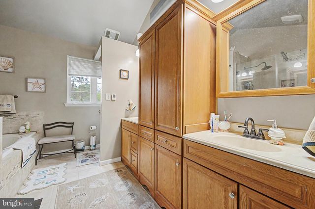 20 TOMASELLO DR, Millville, NJ 08332