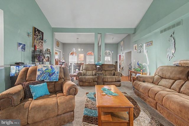20 TOMASELLO DR, Millville, NJ 08332