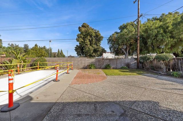 36640 Oak Street, Fremont, CA 94536