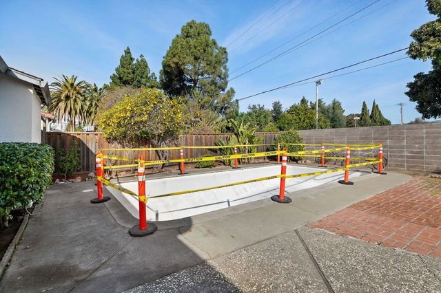 36640 Oak Street, Fremont, CA 94536