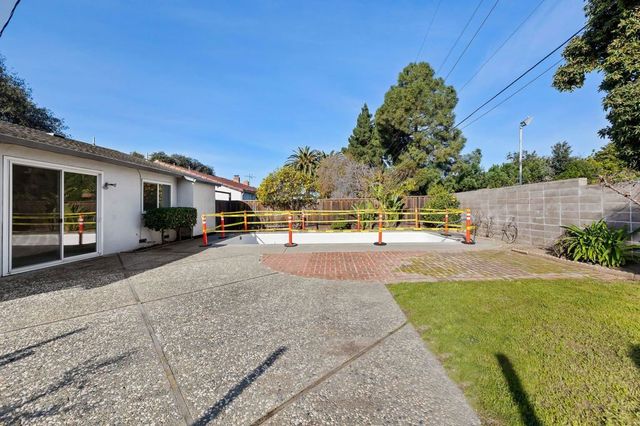 36640 Oak Street, Fremont, CA 94536