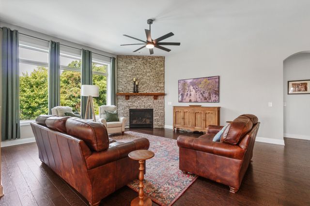 215 Catalina Way, Hendersonville, TN 37075
