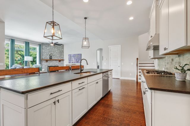 215 Catalina Way, Hendersonville, TN 37075