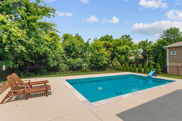 215 Catalina Way, Hendersonville, TN 37075