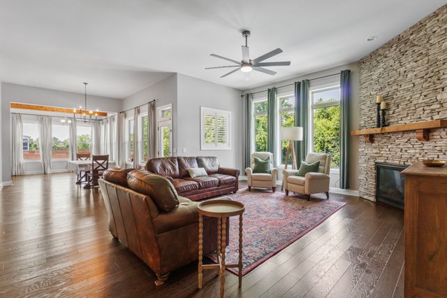 215 Catalina Way, Hendersonville, TN 37075