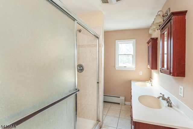 558 Beech St, Washington Twp., NJ 07676