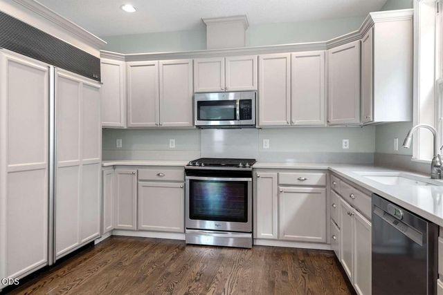 1044 SE Baywood Court, Bend, OR 97702