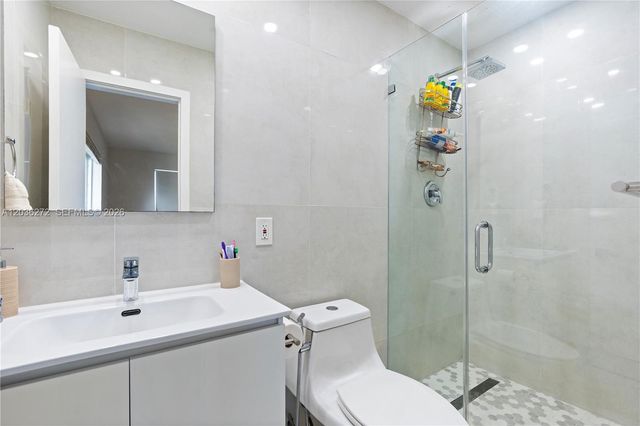 706 N 32nd Court, Hollywood, FL 33021